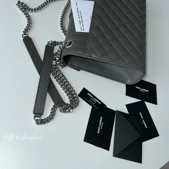 Authentic Yves Saint Laurent Gray envelope medium Bag - Picture 4 of 14